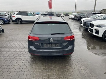 Volkswagen Passat B8 Variant 2.0 TDI BlueMotion SCR 150KM 2018 Volkswagen Passat DSG Podgrzewanie Klimatronik, zdjęcie 2
