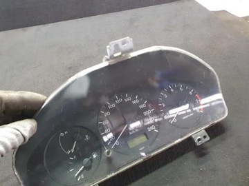 7MBH1CB PŘÍSTROJOVÁ DESKA 1.5 16V 65 2000 MAZDA 323 F VI (BJ)