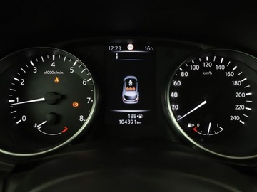 Nissan Qashqai II Crossover 1.2 DIG-T 115KM 2017 Nissan Qashqai Navi Kamera cofania Klimatyzacja, zdjęcie 21