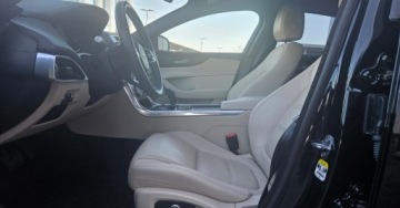 Jaguar XE Sedan Facelifting 2.0 i4P 250KM 2019 Jaguar XE 2.0 Benzyna 250KM, zdjęcie 13