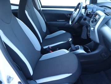 Toyota Aygo II Hatchback 5d 1.0 VVT-i 69KM 2017 Toyota Aygo 1.0 VVT-i, Salon Polska, Klima, zdjęcie 8