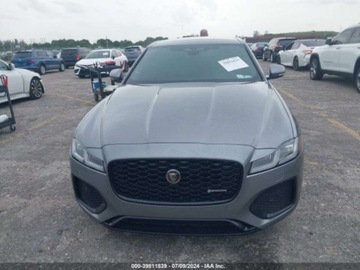 Jaguar XF II 2022 Jaguar XF 2022 Jaguar XF R-Dynamic SE Sedan AWD 2.0 Benzyna 296KM, zdjęcie 10