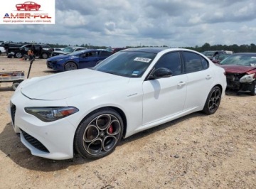 Alfa Romeo Giulia II Sedan Facelifting 2.0 Turbo 280KM 2022 Alfa Romeo Giulia Super 2022 2.0 Benzyna 280KM