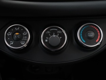 Toyota Yaris III Hatchback 5d Facelifting 1.33 Dual VVT-i 99KM 2015 Toyota Yaris 1.33 Dual VVT-i, Klima, zdjęcie 12