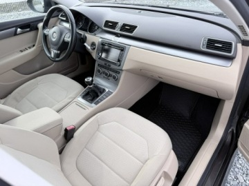 Volkswagen Passat B7 Variant 2.0 TDI CR DPF BlueMotion 140KM 2012 Volkswagen Passat 2.0TDI 140KM 2012r tempomat,, zdjęcie 36