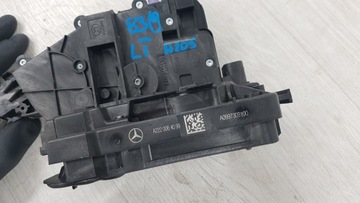 MERCEDES C TŘÍDA W205 ZÁMEK DVEŘE LEVÝ ZADNÍ