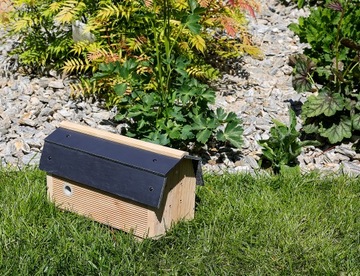 Домик для шмелей из структонита.