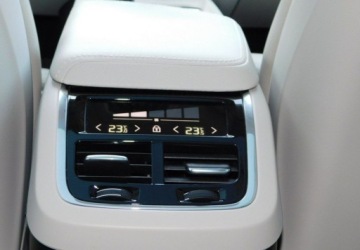 Volvo XC60 II Crossover D3 150KM 2020 Volvo XC 60 z Gwarancja Kamery 360 BLiS Skora Bezowa Panorama Dach 2.0, zdjęcie 22