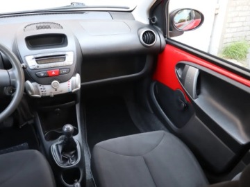 Toyota Aygo I Hatchback 5d Facelifting 1.0 VVT-i 68KM 2012 Toyota Aygo 1.0 VVT-i, Salon Polska, Serwis ASO, zdjęcie 6