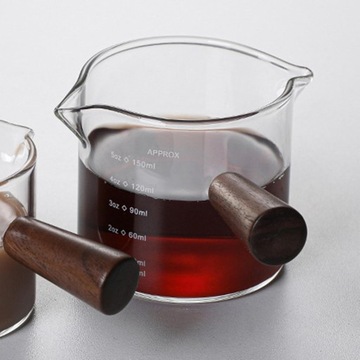 Мерные стаканы с двойным носиком и наливом 150 мл