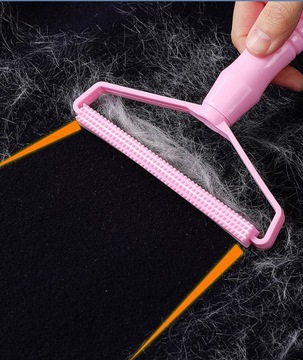 Щетка для бритвы, чтобы удалить волосы из одежды