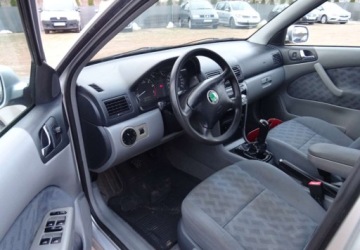 Skoda Octavia I Kombi 2.0 115KM 2000 Skoda Octavia 2.0ben,klima,alu,oplacona 2.0 Benzyna 116KM, zdjęcie 2