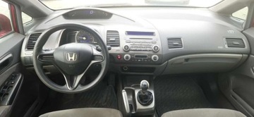Honda Civic VIII Sedan 1.8 i-VTEC 140KM 2006 Honda Civic Ozarow Mazowiecki 1.8 benzyna 2006 rok produkcji KOMIS TYSIAK, zdjęcie 7