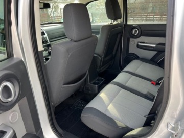 Dodge Nitro 2.8 CRD 177KM 2008 Dodge Nitro SXT 2.8 CRD 4x4 Automat Klimatyzacja Parktronic Tempomat Gwara, zdjęcie 4