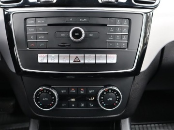 Mercedes GLE W166/C292 SUV 2.1 250d 204KM 2018 Mercedes GLE GLE 250 d, Salon Polska, zdjęcie 11