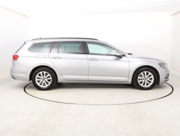 Volkswagen Passat B8 Variant Facelifting 2.0 TDI SCR 150KM 2021 VW Passat 2.0 TDI, Automat, Navi, Klima, zdjęcie 5