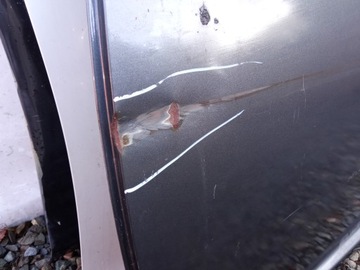 DVEŘE ZADNÍ TOYOTA AVENSIS