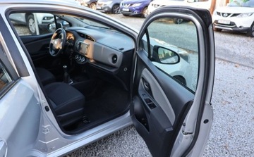 Toyota Yaris III Hatchback 5d Facelifting 2017 1.5 Dual VVT-iE 111KM 2017 Toyota Yaris Tempomat , Bluetooth , Czujniki cofania, Wielof. kierownica., zdjęcie 10