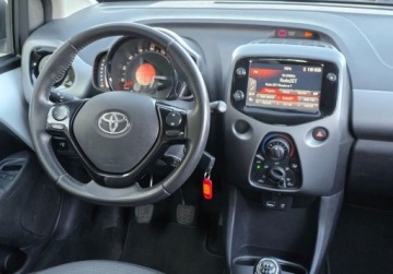 Toyota Aygo II Hatchback 3d Facelifting 1.0 VVT-i 72KM 2021 Toyota Aygo Toyota Aygo 1.0 VVT-i X-play Benzyna 72KM, zdjęcie 21