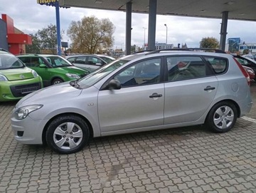 Hyundai i30 I CW Facelifting 1.4 DOHC 109KM 2010 Hyundai i30 1.4i 16v PROSTA benzyna KLIMATYZACJA stan IDEALNY BEZ rdzy 1.4, zdjęcie 5