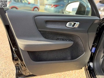 Volvo XC40 Crossover Facelifting 1.5 T2 129KM 2022 Volvo XC 40 Salon PL-Automat-Essential 1.5 Benzyna 130KM, zdjęcie 3