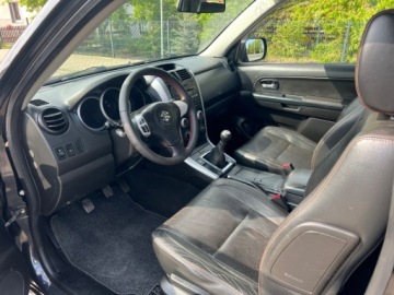 Suzuki Grand Vitara II SUV 1.9 DDiS 129KM 2008 Suzuki Grand Vitara 4X4 KLIMATYZACJA SKORY GRZANE FOTELE EL.SZYBY CENTRALN, zdjęcie 4