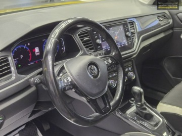 Volkswagen T-Roc I SUV 1.5 TSI ACT 150KM 2019 Volkswagen T-Roc Kamera / Virtual Kockpit, zdjęcie 17