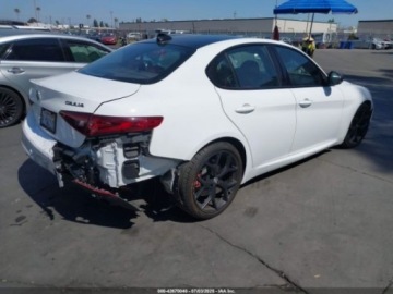 Alfa Romeo Giulia II Sedan Facelifting 2.0 Turbo 280KM 2020 Alfa Romeo Giulia Ti 2020 2.0l 2.0 Benzyna 280KM, zdjęcie 5