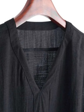 SHEIN> ČIERNE TRIČKO V NECK (M)