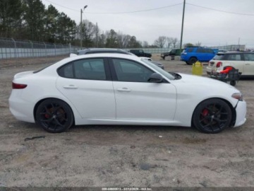 Alfa Romeo Giulia II Sedan Facelifting 2.0 Turbo 280KM 2020 Alfa Romeo Giulia ALFA ROMEO GIULIA SPORT RWD 2.0 Benzyna 280KM, zdjęcie 1