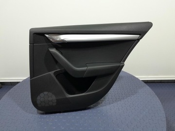 SKODA OCTAVIA III LIFT HB BOCZEK TAPICERKA DRZWI TYŁ PRAWA 5E5867024BG