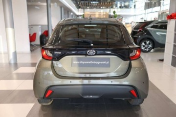 Toyota 2023 Toyota Yaris 1,5-Dual-VVT-iE Comfort Tech 1.5 Benzyna 125KM, zdjęcie 3