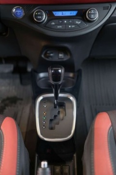 Toyota Yaris III Hatchback 5d Facelifting Hybrid 100KM 2017 Toyota Yaris Hybrid 100 Selection 1.5 Hybryda 100KM, zdjęcie 16