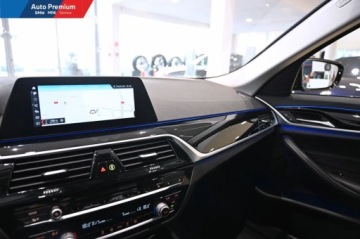 BMW Seria 5 G30-G31 Limuzyna 520i 184KM 2020 BMW Seria 5 520iFV23LED Fog lightsFotel SportowySport Line 2.0 Benzyna, zdjęcie 7