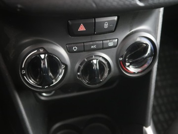 Peugeot 2008 I SUV Facelifting 1.6 BlueHDi 99KM 2018 Peugeot 2008 1.6 BlueHDi, Navi, Klima, Tempomat, zdjęcie 11