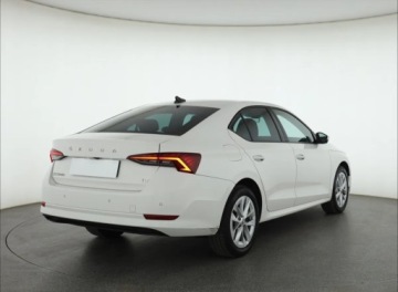 Skoda Octavia IV 2022 Skoda Octavia 1.4 TSI iV, Salon Polska, zdjęcie 4