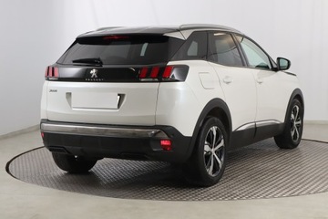 Peugeot 3008 II Crossover 1.5 BlueHDI 130KM 2018 Peugeot 3008 1.5 BlueHDi, Salon Polska, zdjęcie 4
