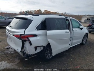 Toyota Sienna III 2022 Toyota Sienna 2022 Toyota Sienna XLE AWD 7-Passenger 2.5 Benzyna 189KM, zdjęcie 4
