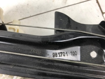 MECHANIZMUS OKNO Z VODÍTKO W212 LEVÝ ZADNÍ