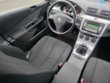 Volkswagen Passat B6 Variant 2.0 TDI PD-DPF 140KM 2007 Volkswagen Passat B6 2,0 TDI 140 KM, zdjęcie 21