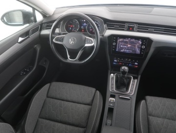Volkswagen Passat B8 Variant Facelifting 2.0 TDI SCR 150KM 2023 VW Passat 2.0 TDI, Salon Polska, 1. Właściciel, zdjęcie 6
