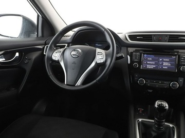 Nissan Qashqai II Crossover 1.2 DIG-T 115KM 2015 Nissan Qashqai navi klima auto kamera i czujniki, zdjęcie 15