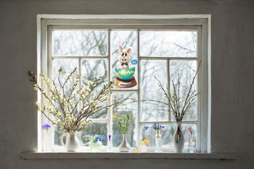 NAKLEJKA WIELKANOCNA NA OKNO ZAJĄCZEK ŚMIESZEK 05A
