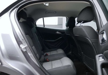 Mercedes GLA I Off-roader 1.6 180 122KM 2017 Mercedes-Benz GLA LIFT 180 Benzyna 122HP Automat Kamera II.wlasciciel GWAR, zdjęcie 27