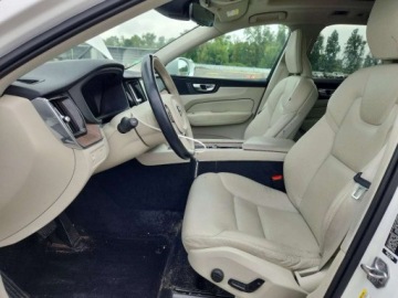Volvo XC60 II 2021 Volvo XC 60 T5 Momentum 2021 2.0 Benzyna 250KM, zdjęcie 7