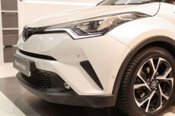 Toyota C-HR I Crossover 1.8 Hybrid 122KM 2019 Toyota C-HR 1.8 Hybrid Selection 1.8 Hybryda 122KM, zdjęcie 28