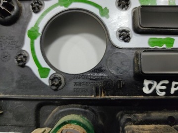 RÁMEČEK KRYT DESKY ROZDĚLOVACÍ AUTORÁDIO LAND ROVER DEFENDER 7H12-045F67 07-14