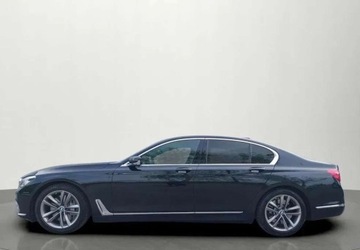 BMW Seria 7 G11-G12 Sedan 750i 450KM 2017 BMW Seria 7 4.4 Benzyna 450KM, zdjęcie 2