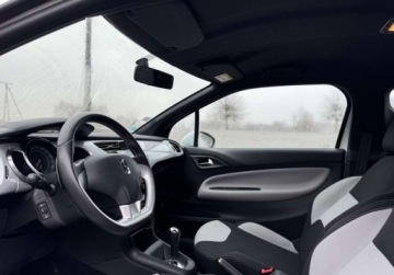 DS 3 Hatchback Facelifting 2016 1.2 PureTech 82KM 2017 Citroen DS3 1.2i 2017r automat niski przebieg 1.2 Benzyna 82KM, zdjęcie 7