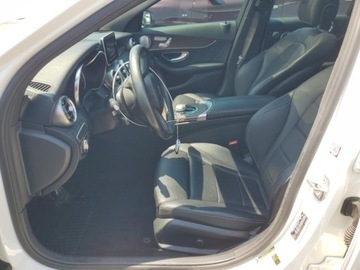 Mercedes Klasa C W205 2018 Mercedes-Benz Klasa C 2018 MERCEDES-BENZ C 300 4MATIC 2.0 Benzyna 241KM, zdjęcie 7